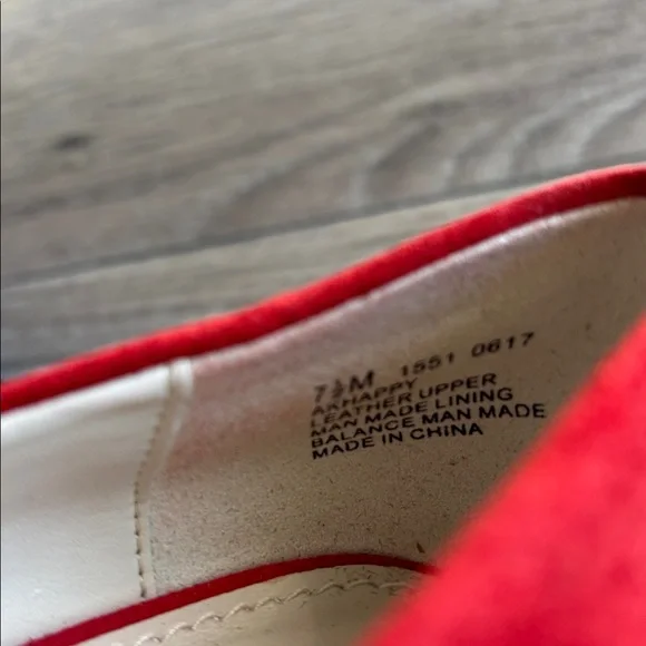 Anne Klein genuine calf, skin size 7 1/2 chunk heel pumps Red never worn - Picture 6 of 8